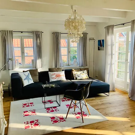 Haus Luesthuuske * Dornum