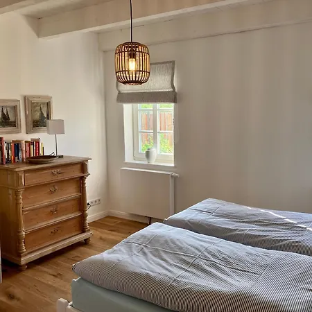 Haus Luesthuuske Holiday home Dornum